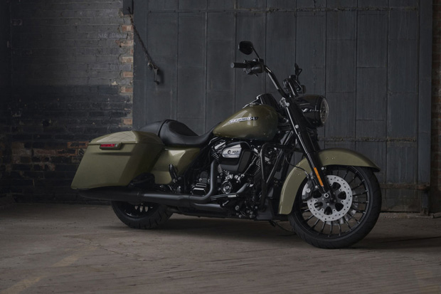 Harley-Davidson Road King Bagger Terbaru Disumpal Milwaukee-Eight