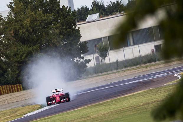 Kecelakaan Vettel Bikin Tes Pirelli Tim Ferrari Terhenti