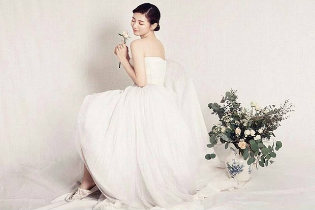 Pakai Baju Pengantin, Suzy Bae Terlihat Makin Cantik