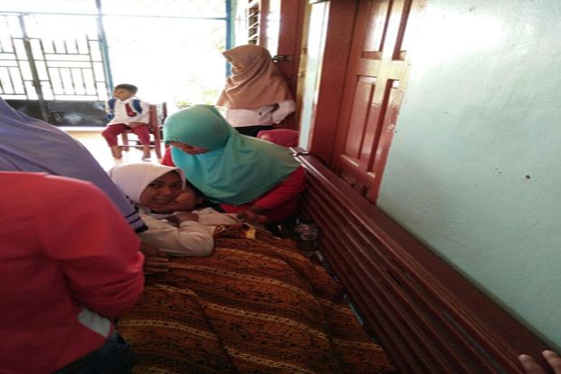 Puluhan Siswi SMP di Jambi Kesurupan Massal saat Upacara