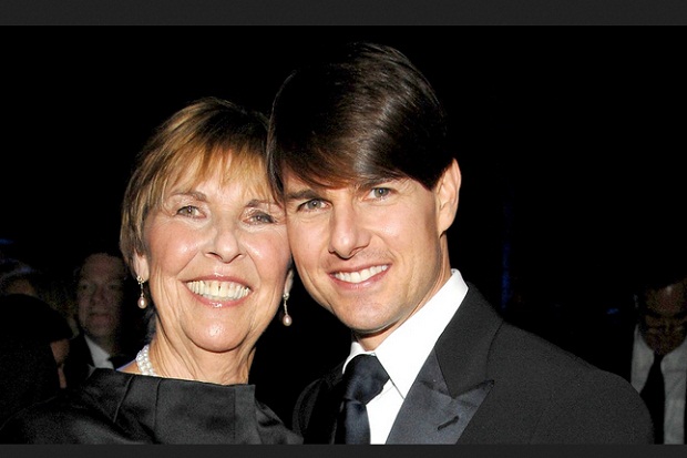 Wanita Tersayang Meninggal, Tom Cruise Berduka