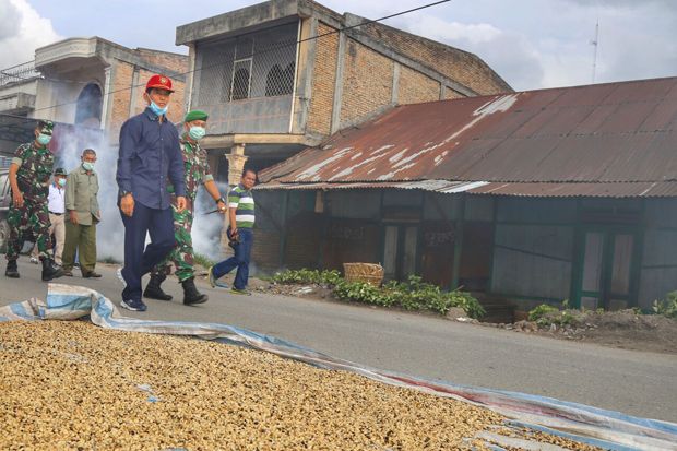 JR Saragih Tegaskan Kendaraan Bertonase Berat Dilarang Melintasi Jalan Kabupaten