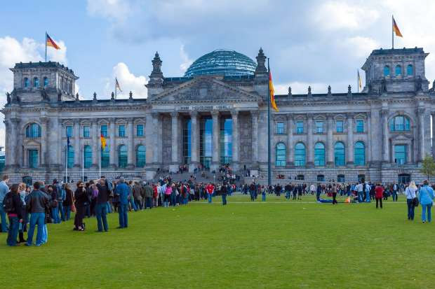 Replika Reichstag Jadi Target Serangan, Jerman Kecam Rusia