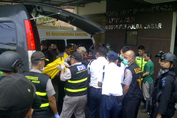 Tiba di RS Bhayangkara, Pelaku Bom di Bandung Dibungkus Kantong Mayat