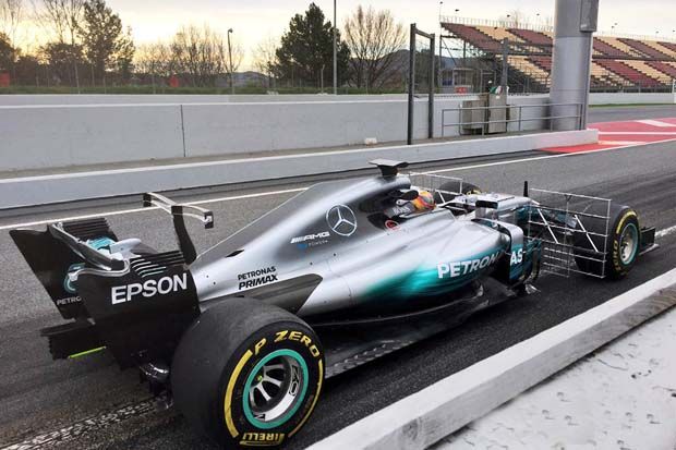 Mercedes Jajal Aerodinamika Baru di Hari II Tes Pramusim F1 2017
