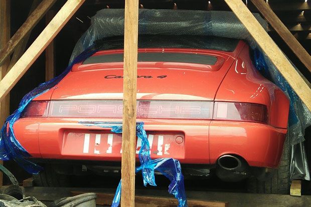 2 Mobil Mewah Diselundupkan Pakai Truk Karet dari Malaysia