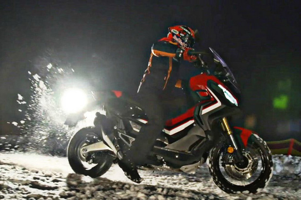 Marc Marquez Tes Honda X-ADV Ngebut di Atas Salju