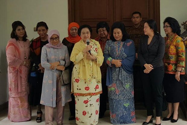 Istri PM Najib Razak Bertemu Megawati dan Puan Maharani