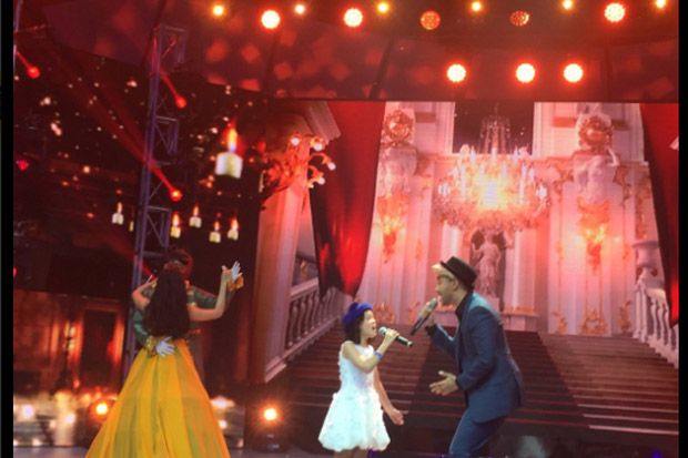 Daniel Mananta Ikut Nyanyi di Grand Final Indonesian Idol Junior
