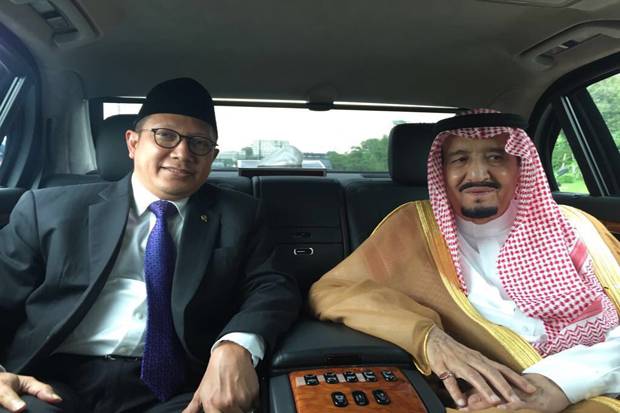 Menag Hadiahi Mushaf Istiqlal untuk Raja Salman