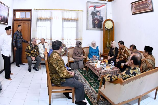 Kepala RS Lavalette Jelaskan Kondisi Hasyim Muzadi ke Jokowi