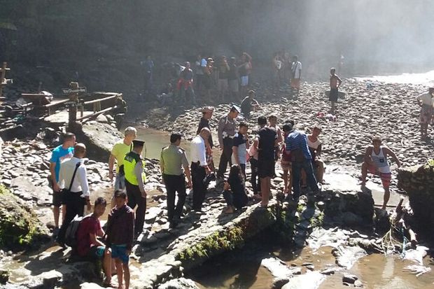 Anak Camat Kuta Tewas Tenggelam di Air Terjun Tegenungan