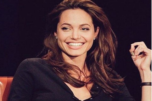 Angelina Jolie Jadi Dosen Tamu di London