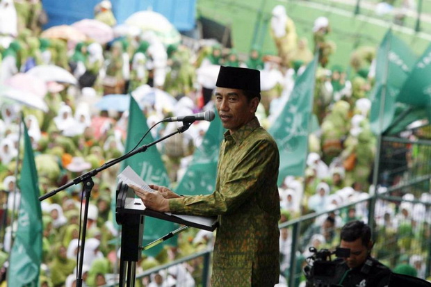 Jokowi Anggap KH Hasyim Muzadi Sosok Ulama Besar yang Menyejukkan Hati