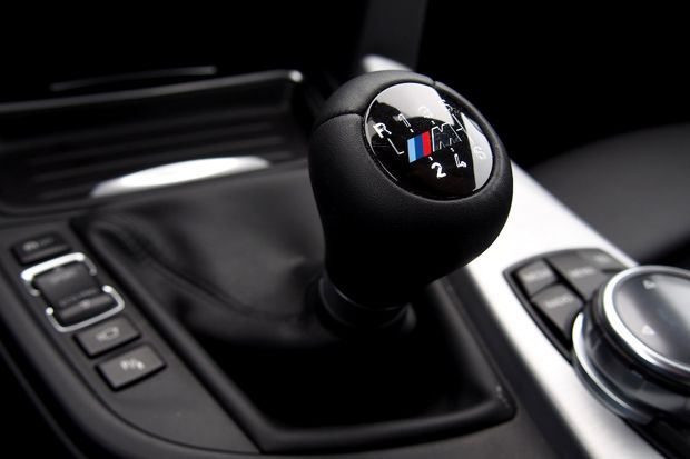 BMW Kurangi Produksi Mobil Bertransmisi Manual
