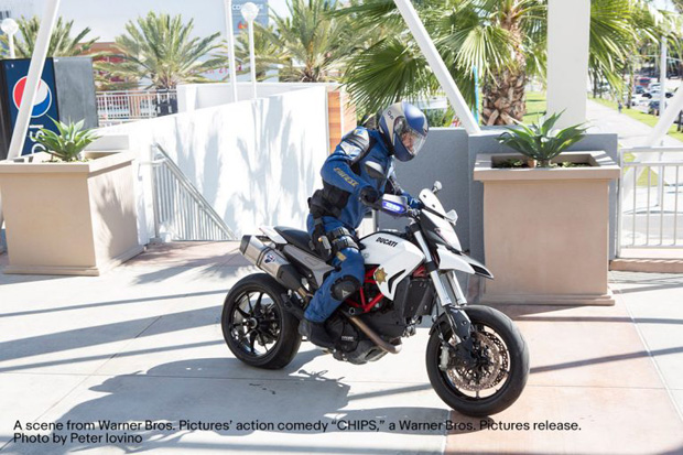 Ducati Hypermotard 821 untuk Film CHiPs Akan Dilelang