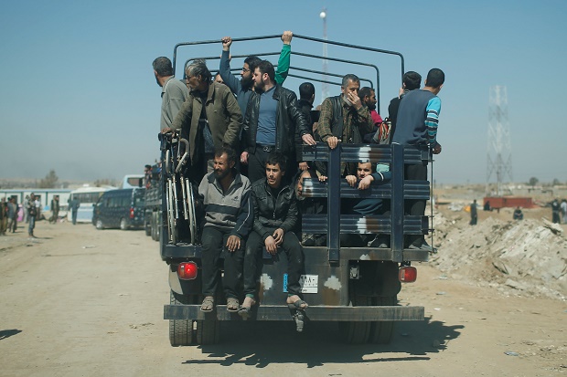 ISIS Paksa Anak Muda di Mosul Bertempur Lawan Tentara Irak