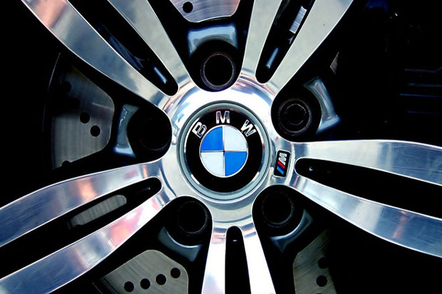 Digeser Mercedes-Benz, BMW Siap Luncurkan Puluhan Mobil Baru