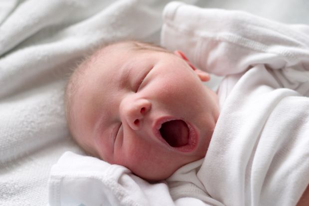 5 Pola Cara Menidurkan Bayi