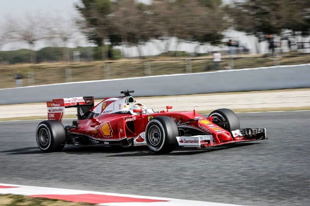 Giliran Vettel Asapi Duo Mercedes