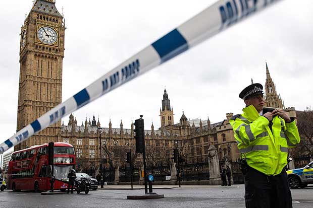 Pelaku Teror London Beraksi Sendirian