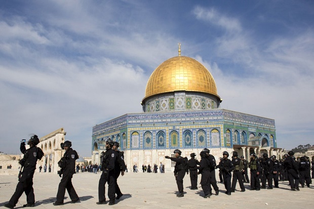Polisi Israel Tangkapi Penjaga Masjid Al-Aqsa