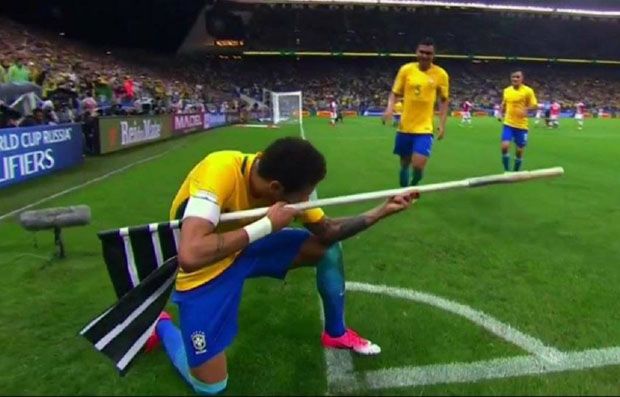 Gaya Sniper Neymar Mengundang Sanksi FIFA