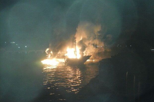 Kapal Pengangkut BBM Meledak di Jepara, Tiga Luka