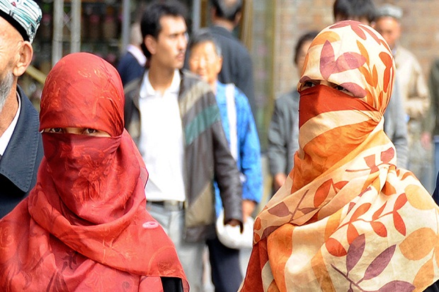 China Melarang Jenggot Abnormal dan Jilbab di Wilayah Muslim