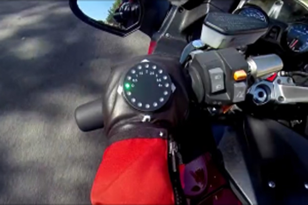 Dibekali GPS, Sarung Tangan Ini Bantu Bikers Tentukan Rute Perjalanan