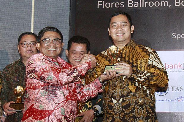Wali Kota Semarang Terima Penghargaan Sindo Weekly Award 2017