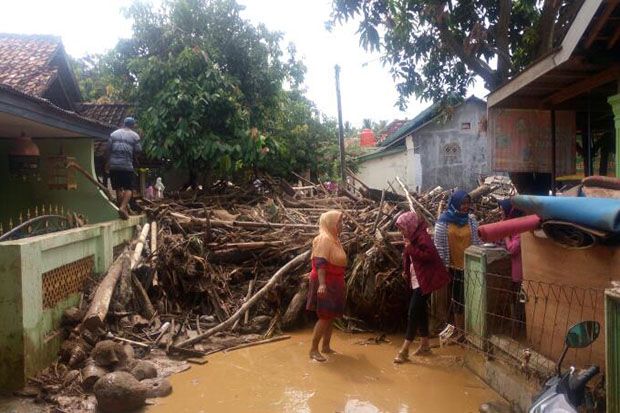 Anyer Diterjang Banjir Bandang, Ratusan Rumah Terendam