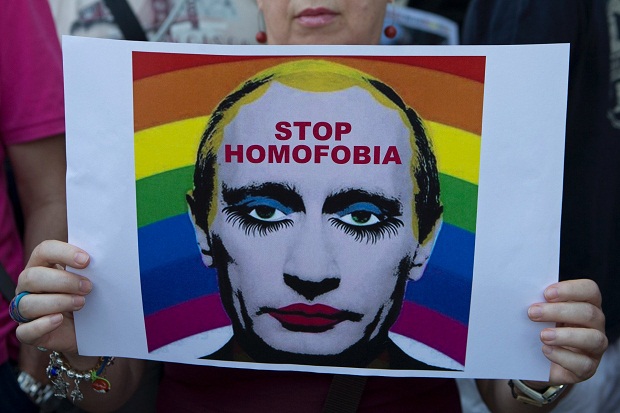 Rusia Larang Gambar Badut Putin Gay