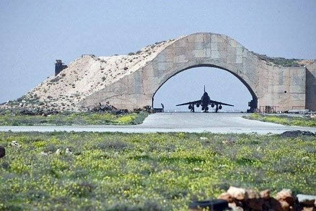 Gubernur Suriah Tegaskan Pangkalan Udara yang Dibombardir AS Beroperasi Lagi