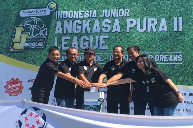 Menhub Buka Liga Sepak Bola Indonesia Junior Angkasa Pura II