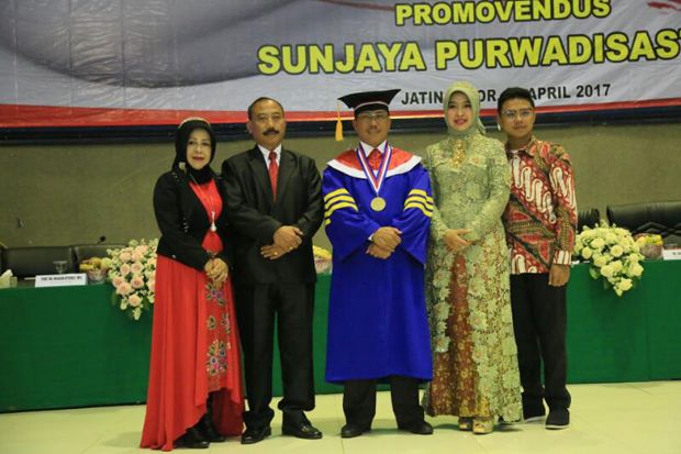Raih Gelar Doktor, Sunjaya Lebih Mantap Benahi Kabupaten Cirebon