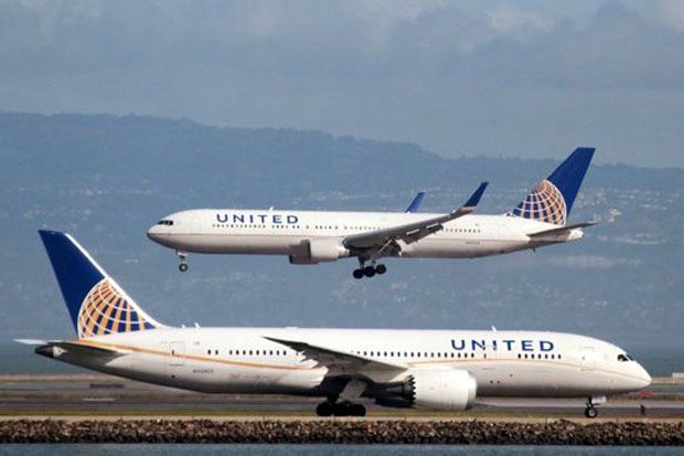 Saham United Airlines Anjlok Usai Insiden Seret Penumpang