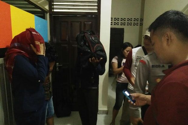 Asyik Indehoy di Hotel Bersama Pacar Mahasiswi Cantik Terjaring Razia