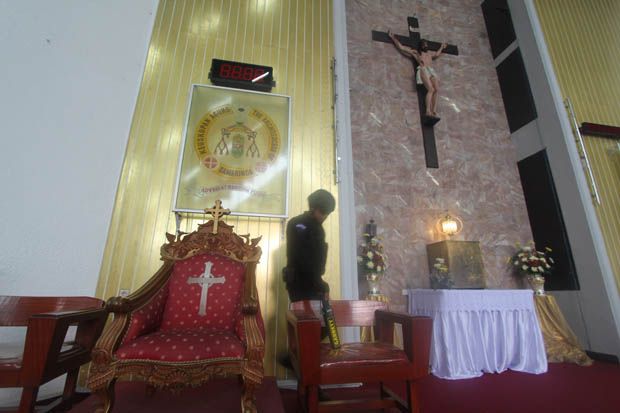 Jelang Paskah, Brimob Polda NTT Sterilisasi Gereja di Kupang