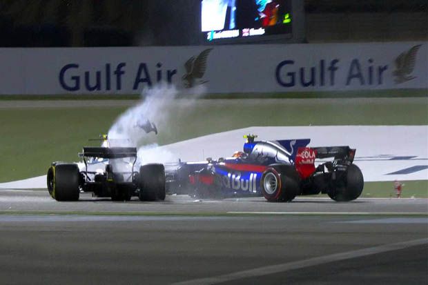 Sebabkan Insiden di F1 GP Bahrain 2017, Carlos Sainz Jr Dihukum