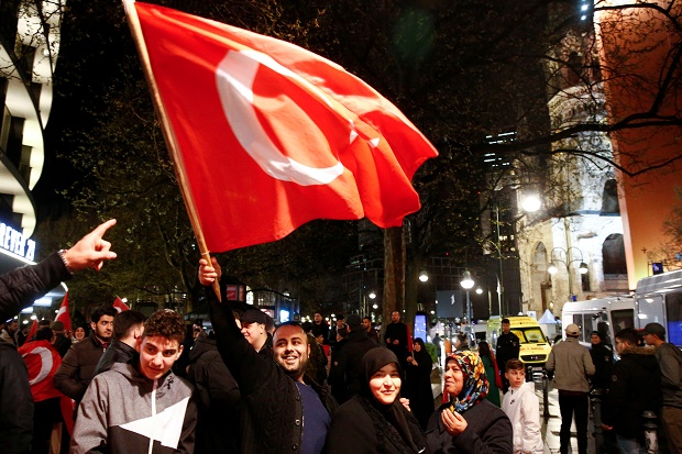 UE Minta Turki Selidiki Dugaan Kecurangan Dalam Referendum