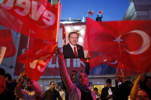 PM Turki Serukan Kelompok Oposisi Hormati Referendum