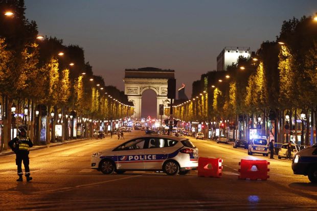 Pria Umbar Tembakan di Dekat Istana Presiden Prancis, 1 Polisi Tewas