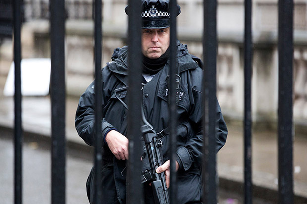 Polisi Inggris Diperintahkan Tembak Mati Teroris