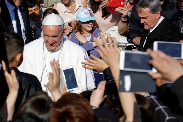 Paus Francis Serukan Dunia Internasional Mediasi Konflik AS-Korut