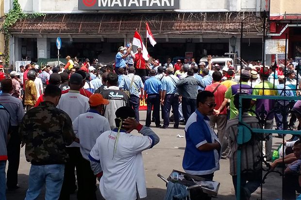 Ratusan Sopir Taksi Demo, Malioboro Lumpuh