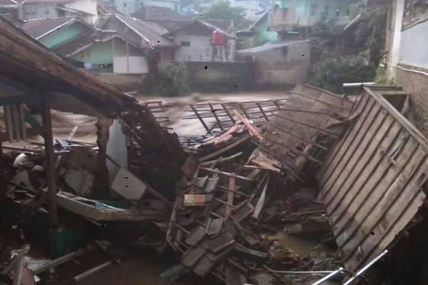 Banjir Bandang Terjang Pasirjambu dan Ciwidey