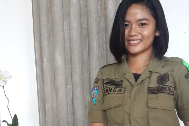 Bunga Ayu Andini, Merazia PKL hingga Mengamankan Unjuk Rasa