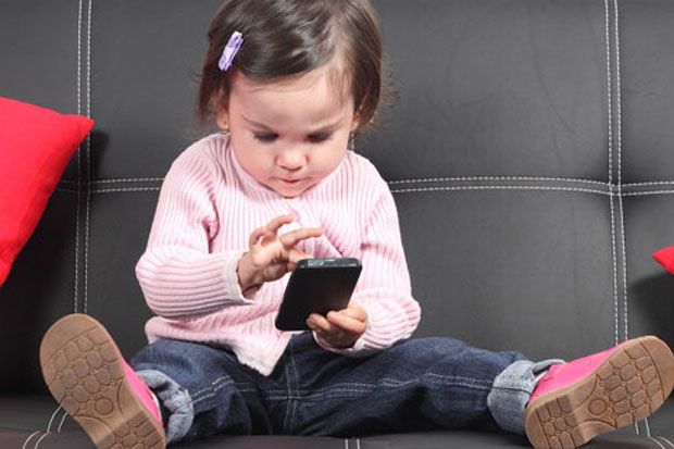 Penggunaan Gadget pada Bayi Bisa Sebabkan Telat Bicara