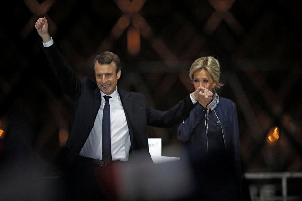Macron Jadi Presiden Termuda Prancis, tapi Punya 7 Cucu